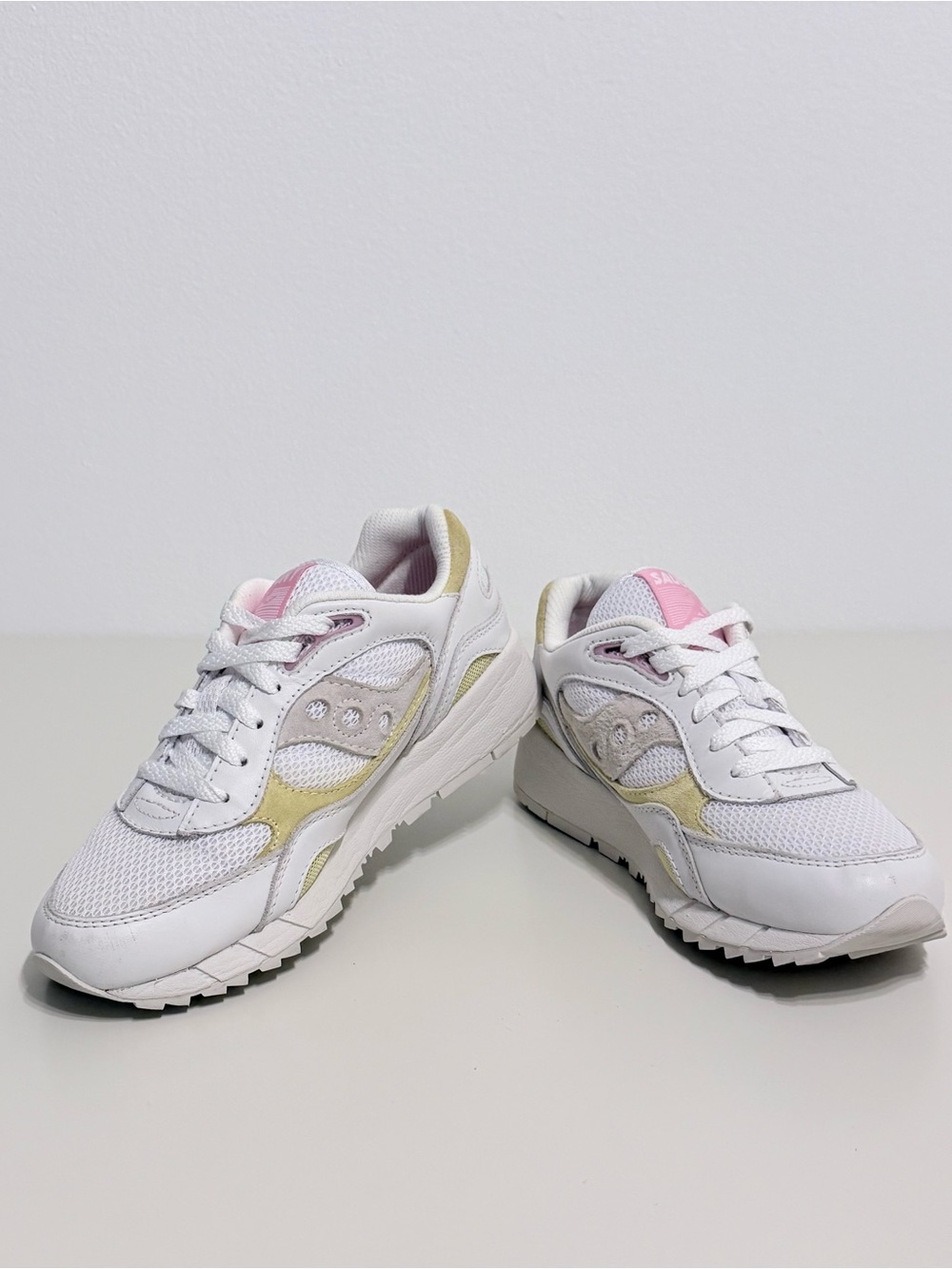Saucony Shadow 6000 Women's Sneakers Size 7 White/Pink/Yellow